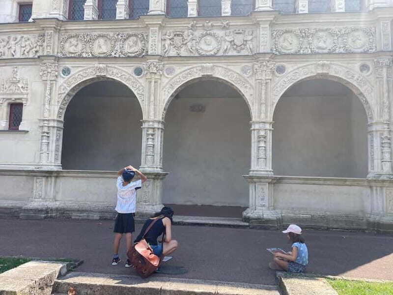 Outdoor Escape Game - Les Sucreries Royales - Exploring Moret-sur-Loing Through Puzzles and Heritage