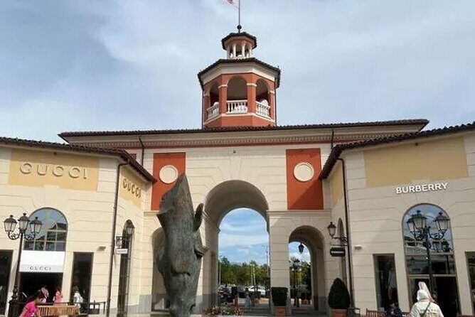 Outlet Serravalle o FoxTown Con Autista Privato Da Milano - Key Points