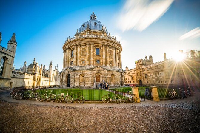 Oxford | Alumni-Led Walking Tour w/opt New College - A Step-by-Step Breakdown of the Itinerary