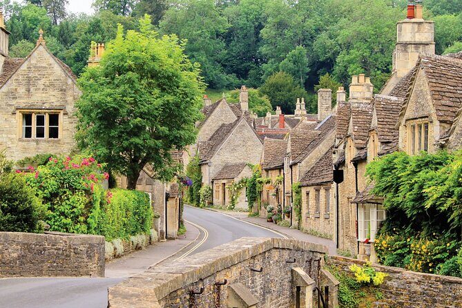 Oxford and Cotswold Small-Group Tour from Bristol - Burford: The Gateway to the Cotswolds