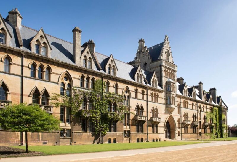 Oxford: Express Walk with a Local in 60 minutes - Key Points