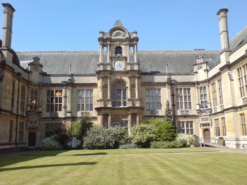 Oxford: Private City Tour & University Historical Highlights - Key Points