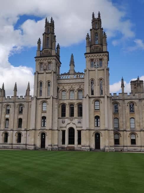 Oxford: Private Guided Walking Tour of University and City - Key Points