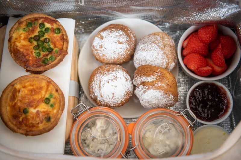 Oxford: Scenic Sightseeing Cruise with Gourmet Picnic - Navigating the Details