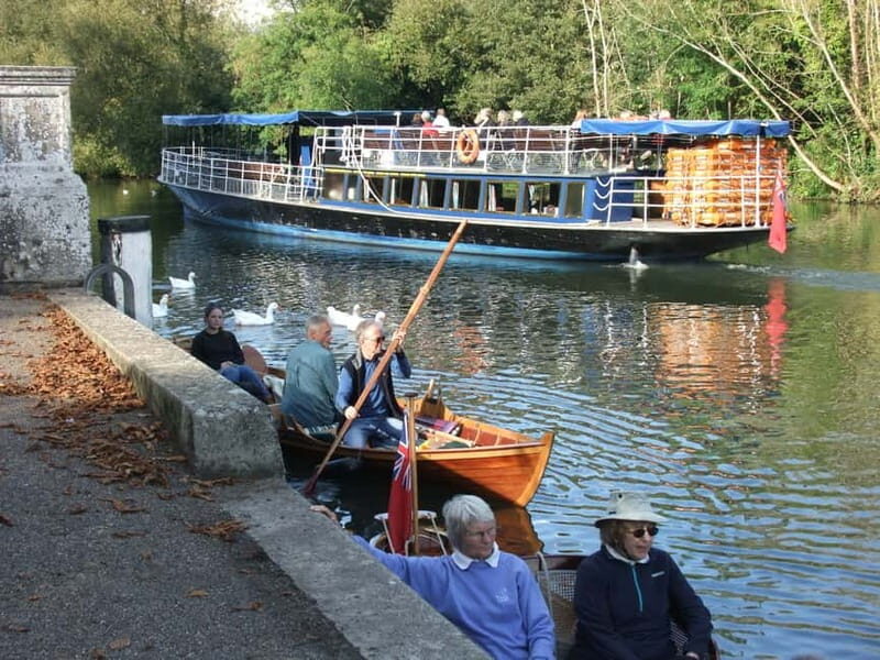 Oxford: Sunset Cruise with a Glass of Prosecco - Who Should Consider This Experience?