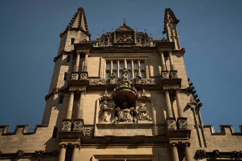 Oxford University: Walking Tour By Alumni & New College - How Does It Stand Out?