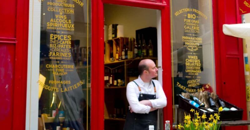 Oyster and white wine tasting in the heart of Montmartre - A Closer Look at the Experience