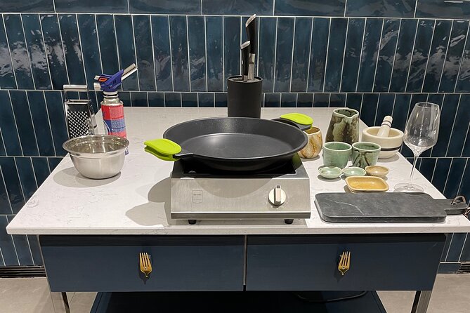 Paella Cooking Class in Madrid with Bottomless Wine Pairing - Price and value in Madrid: what $143.91 buys you