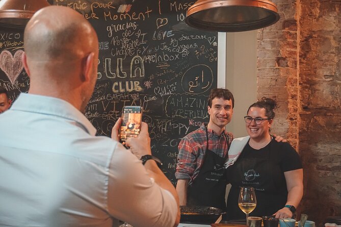 Paella Experience and Bottomless Wine in Barcelona - How the Evening Actually Unfolds