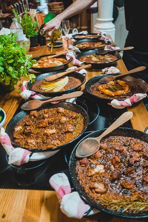 Paella Experience and Bottomless Wine in Barcelona - Is This Worth Your Barcelona Time and Money?