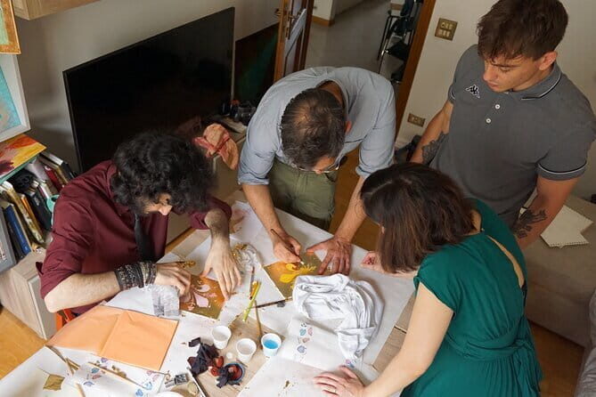 Painting Experience in Florence: Create Your Own Florentine Lily - What’s the Atmosphere Like?