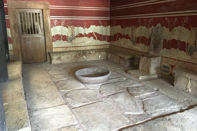 Palace of Knossos Small Group VIP Tour - Deep Dive into the Experience