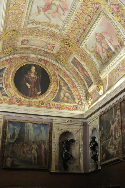 Palazzo Vecchio Secret Passages Tour & Lunch or "Gelato" - A Deep Dive into the Experience