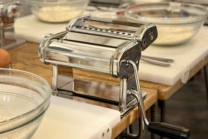 Palermo: Pasta and Tiramisu Small Group Cooking Class with Wine - Lunch or dinner together: eating your results in the same window