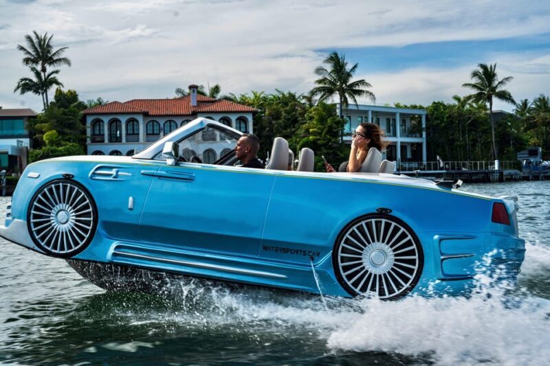 Palm Beach: Rolls Royce Jetcar Rental - Passing Mansions and Hotels