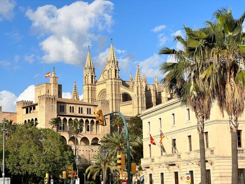 Palma authentically. City tour with snacks and wine - Who Should Consider This Tour?