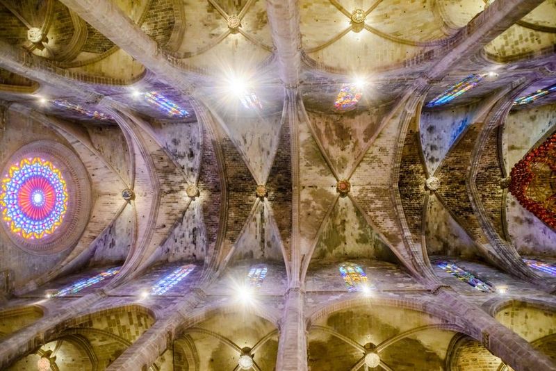 Palma: Cathedral of Mallorca Skip-the-Line Entry Ticket - The façade and Portal del Mirador: sculptural details matter