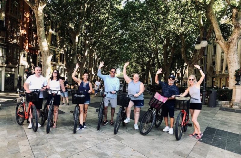 Palma de Mallorca: Guided Bicycle Tour - Wandering into the Old Town