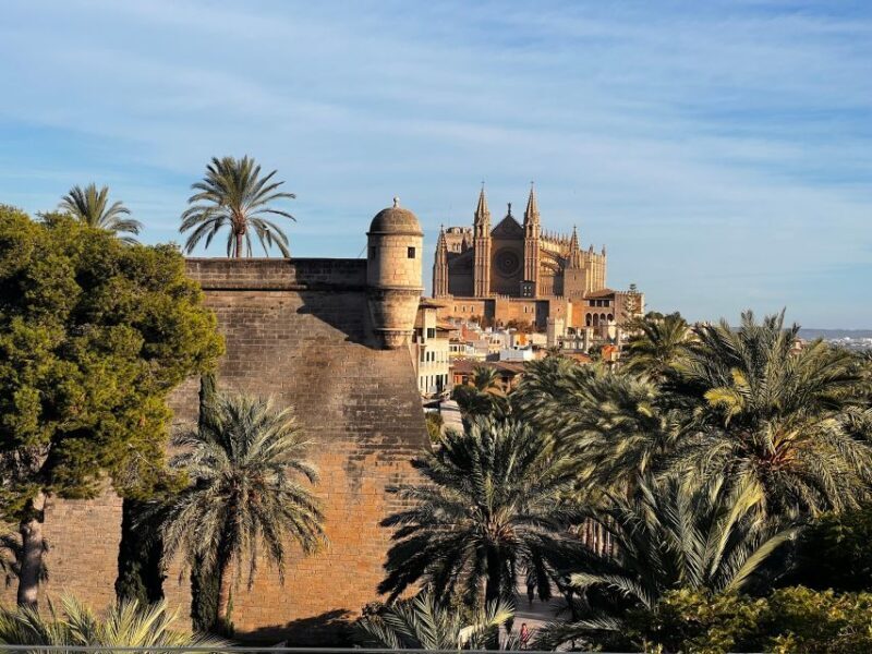 Palma de Mallorca: Old Town Atmospheric Evening Tour - What Is the Palma Old Town Evening Tour?