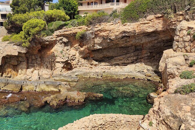 Palma de Mallorca: Small Group Tour by Locals in Hidden Coves - Exploring Fortín Antigua Prisón Militar
