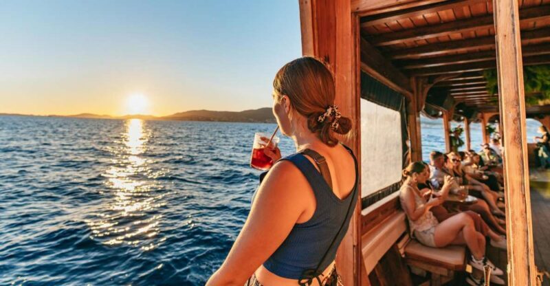 Palma de Mallorca: Sunset Boat Tour with DJ and Dance Floor - Who Is This Tour Best Suited For?