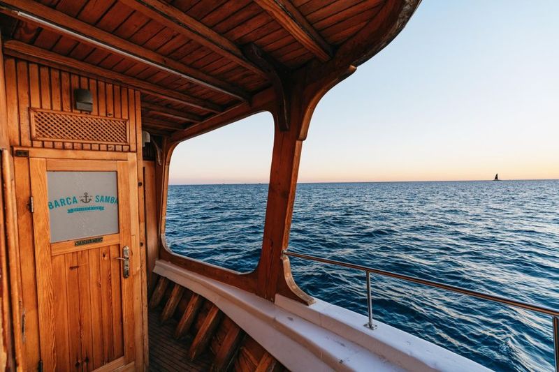 Palma de Mallorca: Sunset Boat Tour - Pizza and Water Included: A Surprisingly Helpful Detail