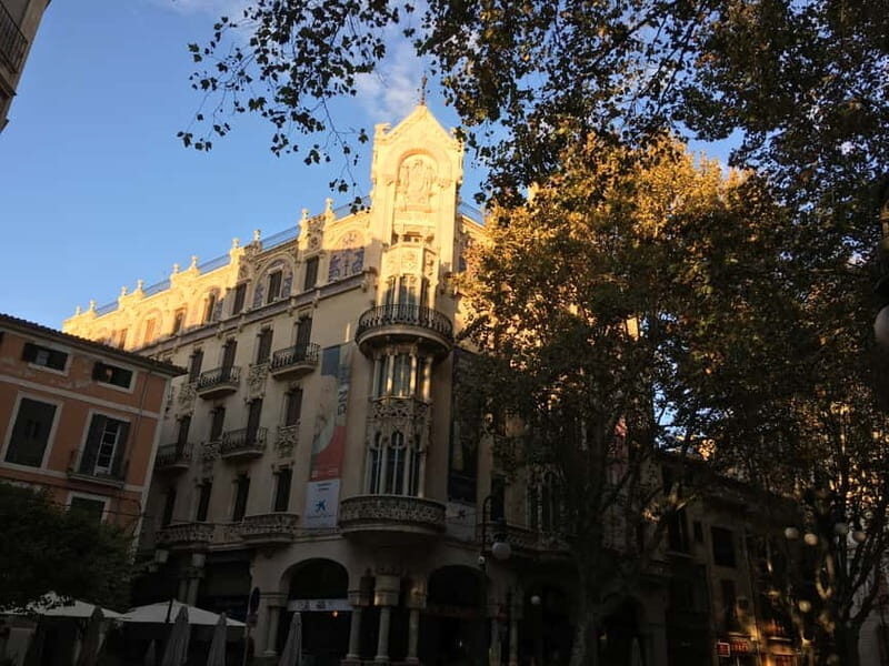 Palma Old Town Insider Tour with visit of the Cathedral - Exploring Palmas Old Town: An Engaging Walk Through Time
