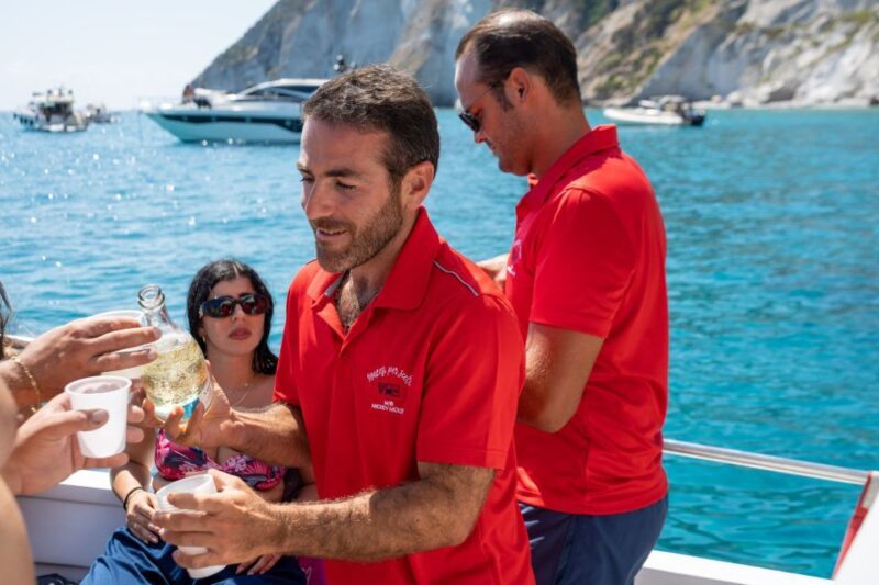 Palmarola: Boat tour with lunch on board - Key Points