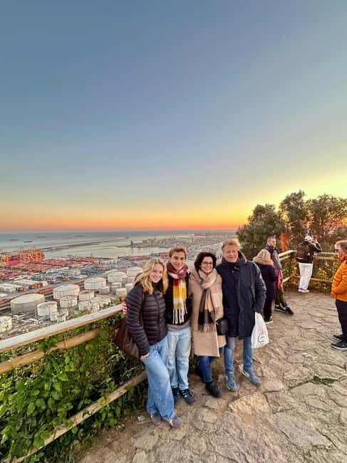 Panoramic Barcelona: Montjuïc, Cable Car, and Beach - Key Points