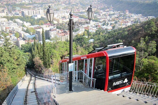 Panoramic city tour Tbilisi - Transport and Group Dynamics