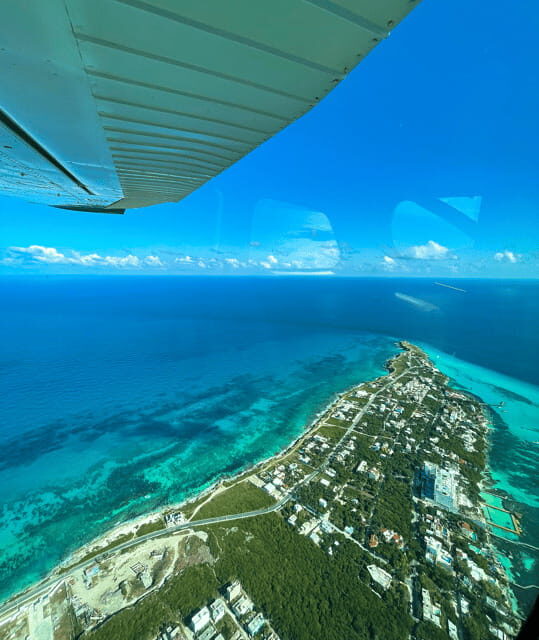 Panoramic flight to Cancun Hotel Zone and Isla Mujeres - Discovering Cancun from the Sky