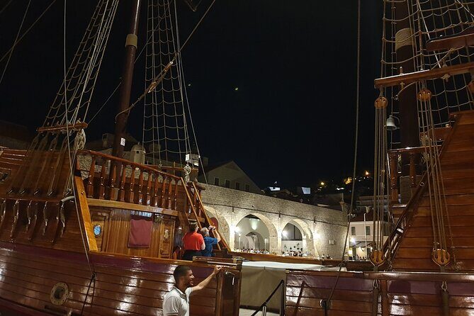 Panoramic Night Cruise from Dubrovnik with Karaka - A Closer Look at the Experience