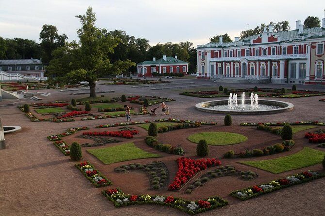 Panoramic tour over Tallinn by car - Introduction to the Tour Experience