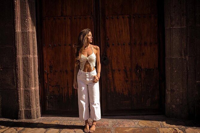 Paparazzi staff in San Miguel de Allende - Key Points