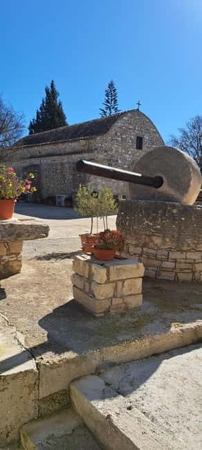 Paphos: Troodos Mountains Jeep Tour with Wine Tasting - Key Points