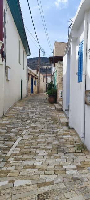 Paphos: Troodos Mountains Villages Tour with Wine Tasting - Key Points