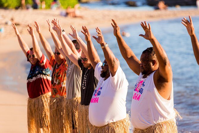 Paradise Cove Luau - The Dining Experience