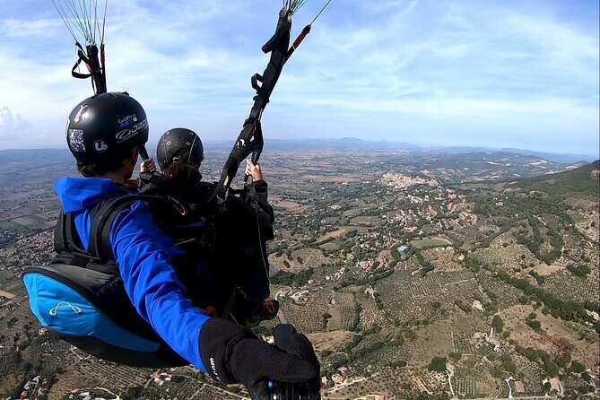 Paragliding flight over the Gardens of Ninfa - An Inside Look at the Paragliding Experience