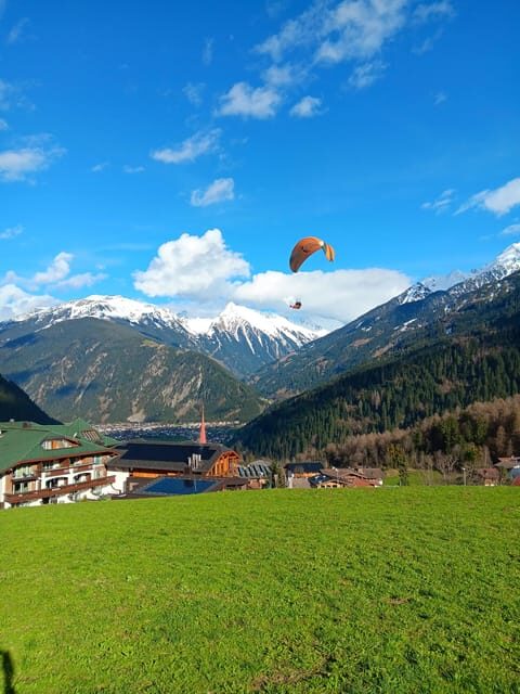 Paragliding Tandem Flight - FAQ About the Paragliding Tandem Flight