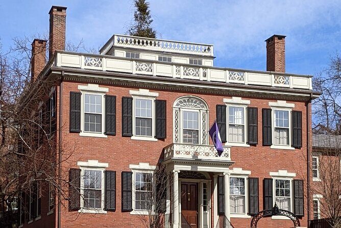 Parasols and Pocket Watches: A History Tour - Key Points