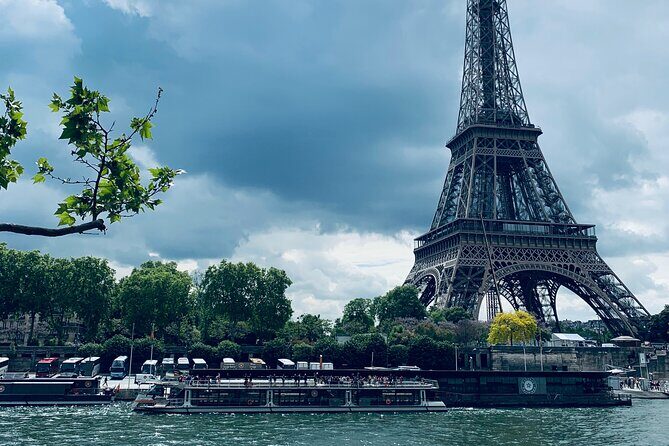 Paris: 1 Hour Seine River Cruise Ticket - What to Expect from the Cruise Experience