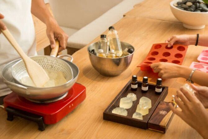 Paris 1e: Botanical Handmade Soap Workshop (Melt and pour soap) - What to Expect from the Soap-Making Experience