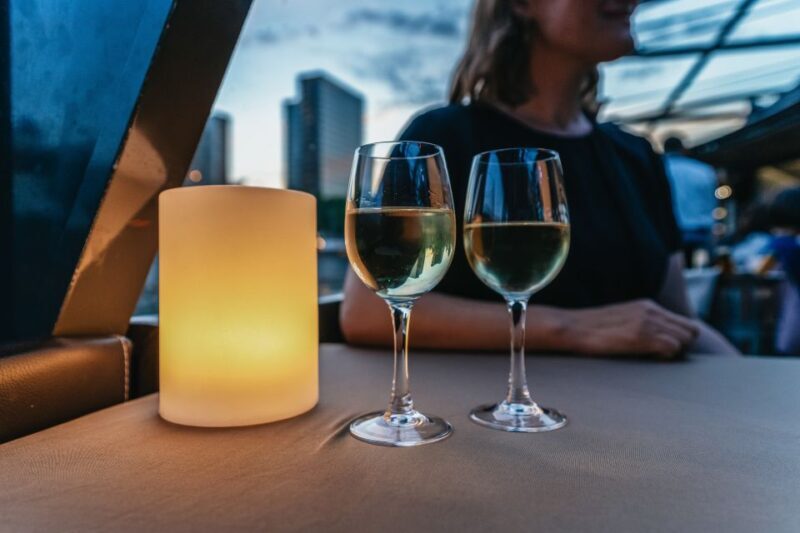 Paris: 3-Course-Dinner Cruise on the Seine with live music - Who Is This Experience Best For?