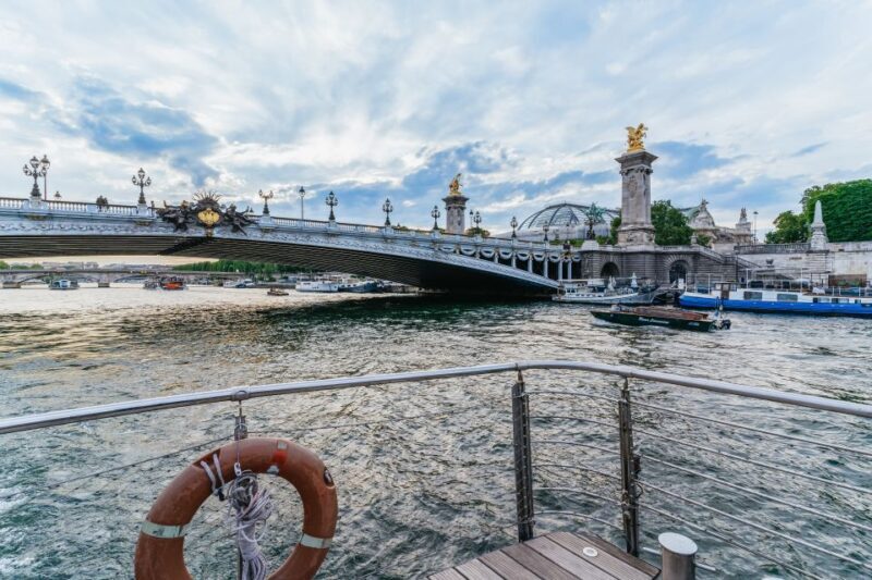 Paris: 3-Course-Dinner Cruise on the Seine with live music - Frequently Asked Questions