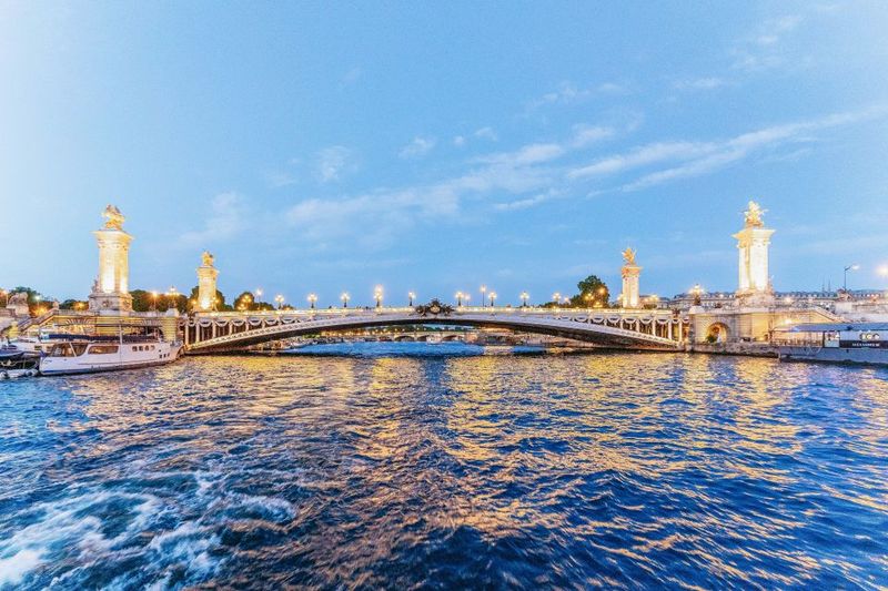 Paris: 3-Course-Dinner Cruise on the Seine with live music - Live Singer on a Glass Boat: Atmosphere Without the Hassle