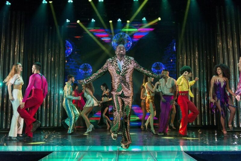 Paris: 3-Course Dinner & Show at Paradis Latin Cabaret - Practical Details