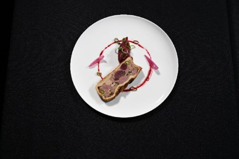 Paris: 3-Course Dinner & Show at Paradis Latin Cabaret - Who Should Consider This Experience?