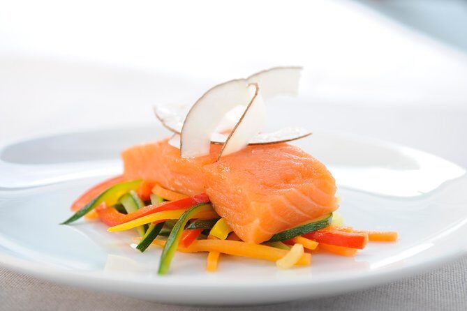 Paris 3-Course Gourmet Dinner and Sightseeing Seine River Cruise - The Meal and Dining Details