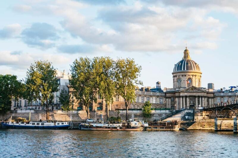 Paris : 3-Course Gourmet Dinner Cruise on Seine River - Key Points