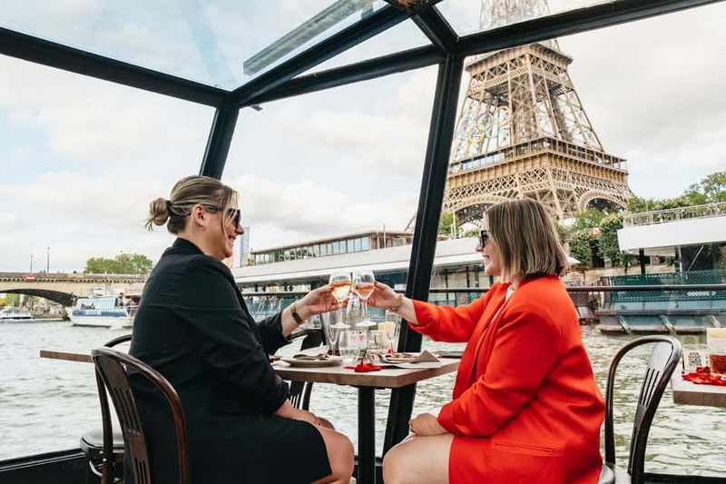 Paris : 3-Course Gourmet Dinner Cruise on Seine River - Île de la Cité and Notre-Dame: the Medieval Start